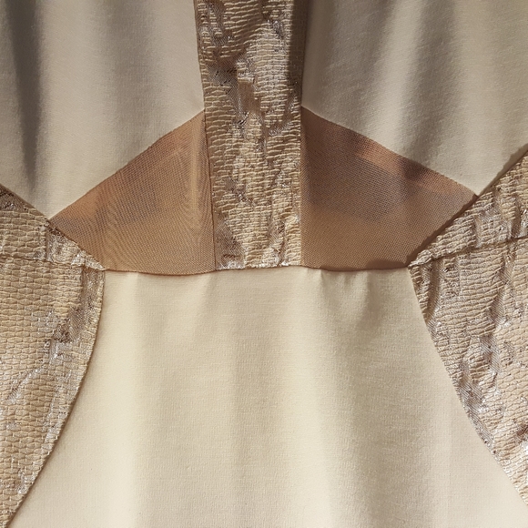 Dress - Picture 2 of 4